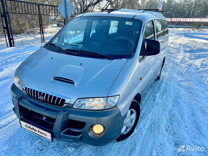 Hyundai Starex 2.5 AT, 2002, 200 000 км
