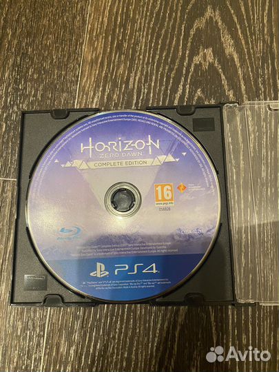 Диск с игрой на PS4