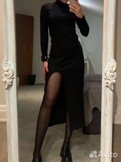 Платье с вырезом