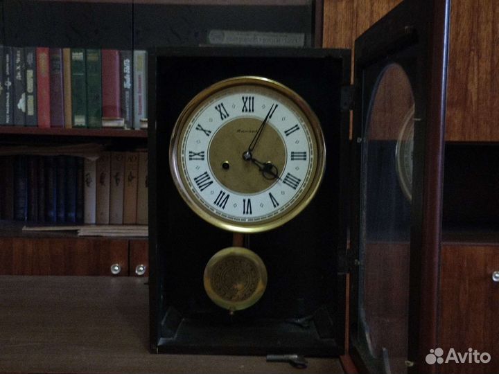 Часы настенные с боем янтарь