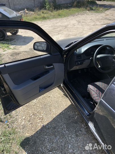 Капот на priora