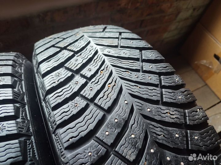 Michelin X-Ice North 4 SUV 235/65 R17