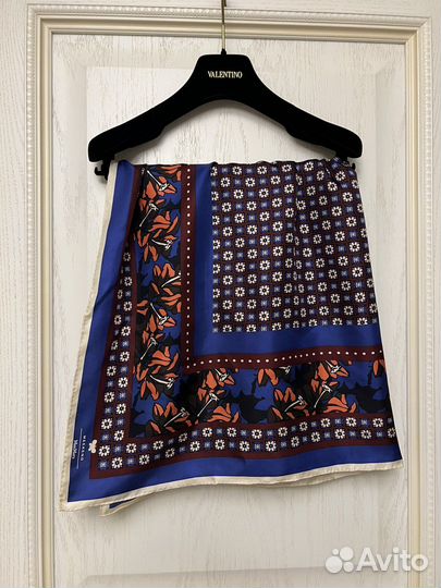 Платок Max mara Weekend 90*90 оригинал