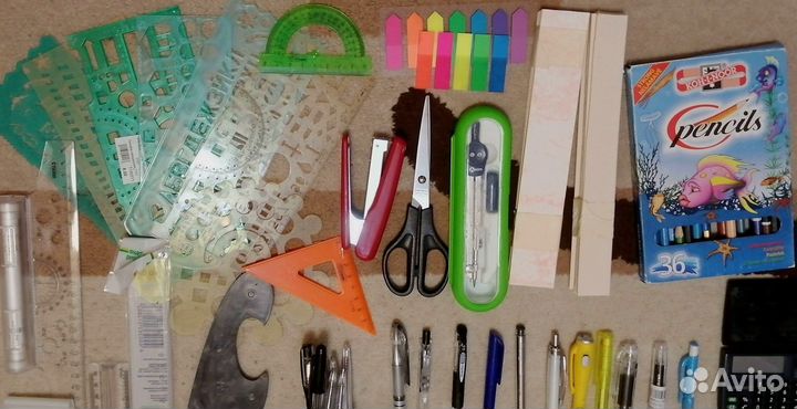 Ручки, карандаши, линейки и др
