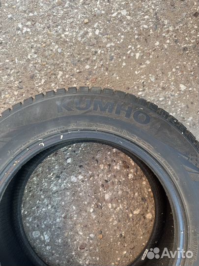 Kumho WinterCraft Ice WI31 215/60 R16 99T