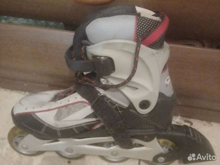 Роликовые коньки