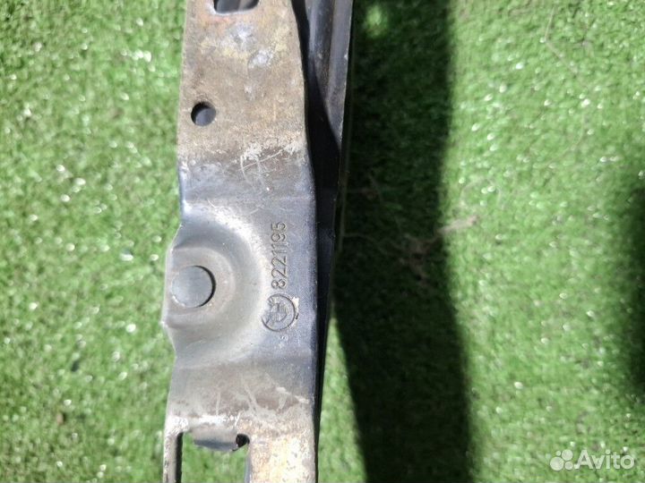 Петля капота BMW 7-Series