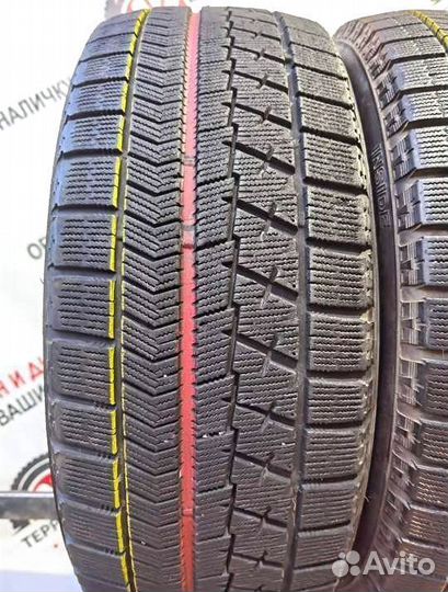 Bridgestone Blizzak VRX 235/45 R17 94S