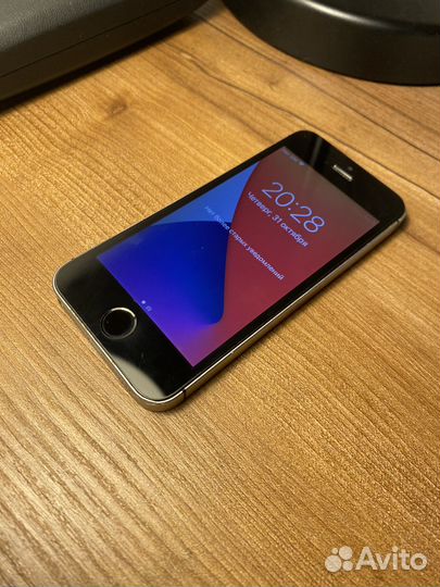 iPhone SE, 32 ГБ