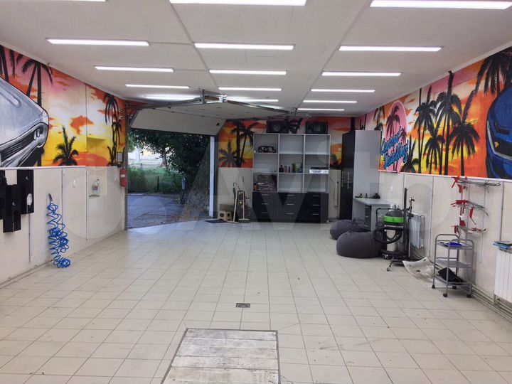 Гараж, > 30 м²