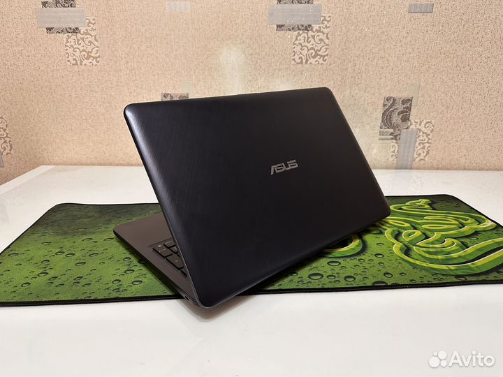 Мощный Asus игры/работа/i58gen/12Gb/ssd256gb/mx110