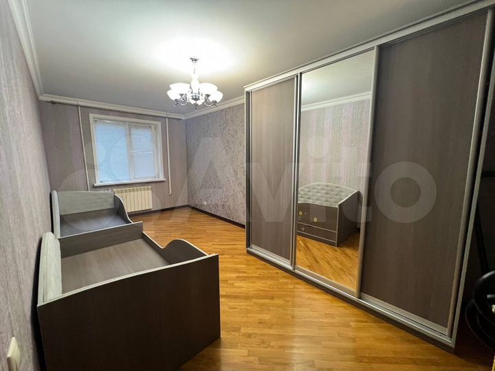 3-к. квартира, 93 м², 2/10 эт.