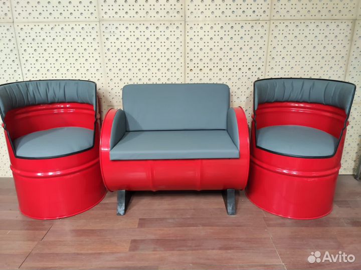 Диван и стол в стиле лофт