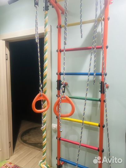 Шведская стенка с турником