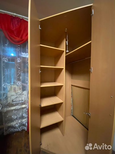 Угловой шкаф