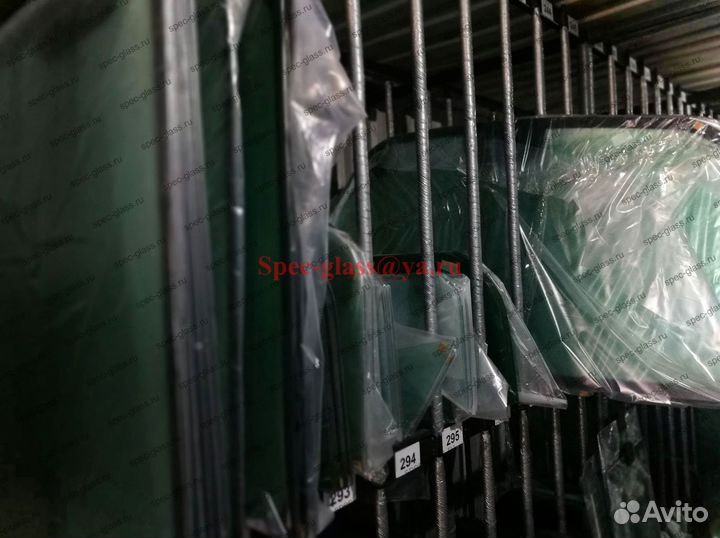 Стекло переднее Клаас Арес 946 RZ