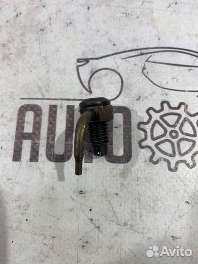 Форсунка масляная Audi Q5 8R CDN 2011