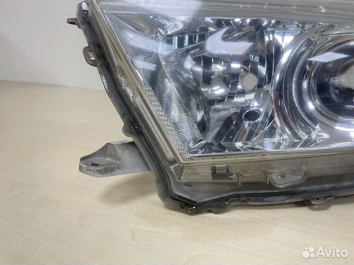 Фара левая Toyota hoghlander II (2010-2013)