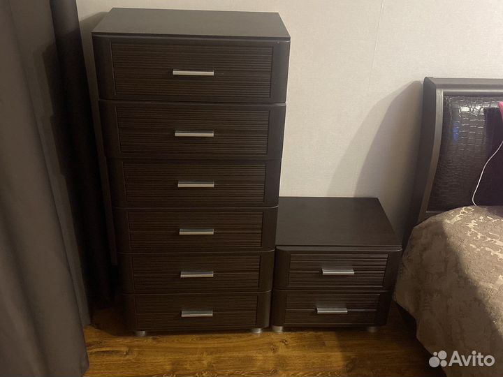 Спальный гарнитур