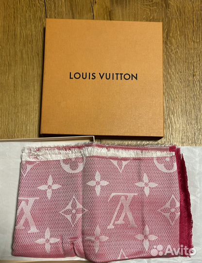 Платок Louis Vuitton - лучший подарок к весне