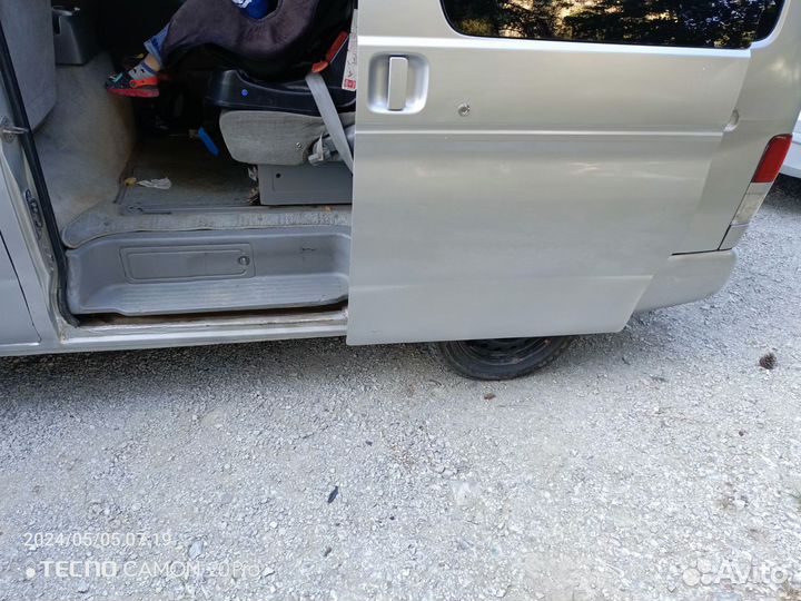 Mazda Bongo Friendee 2.5 AT, 2001, 280 000 км