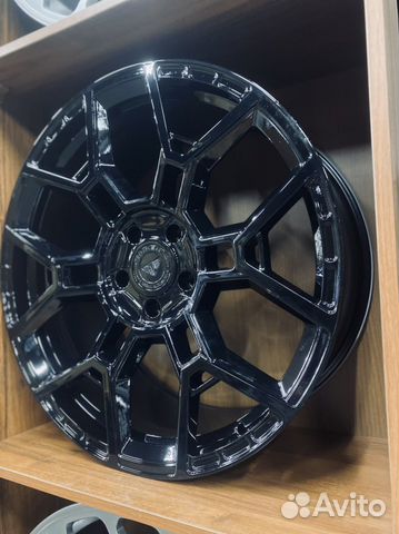 Диски Vossen Design R22 5x150 Toyota LC200