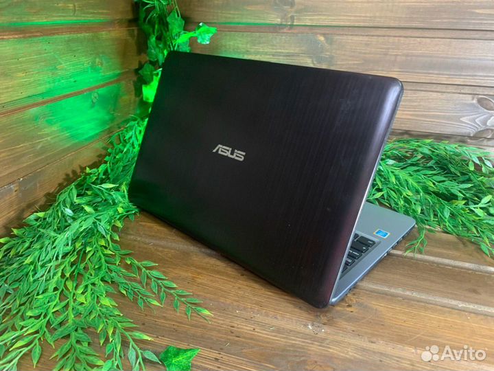 Быстрый ноутбук asus (2 видеокарты / 8GB озу)