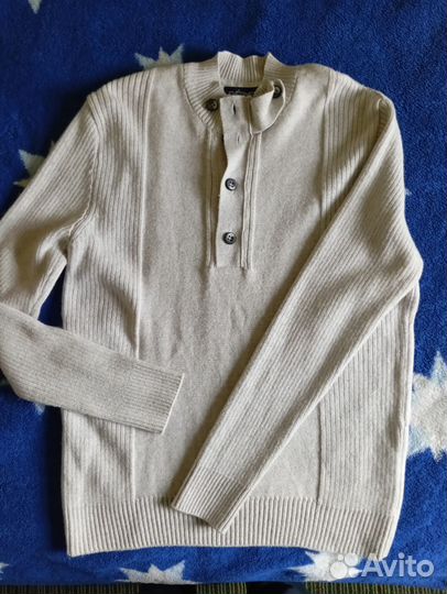 Свитер шерсть