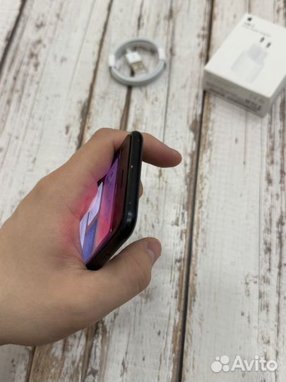 iPhone SE (2020), 64 ГБ