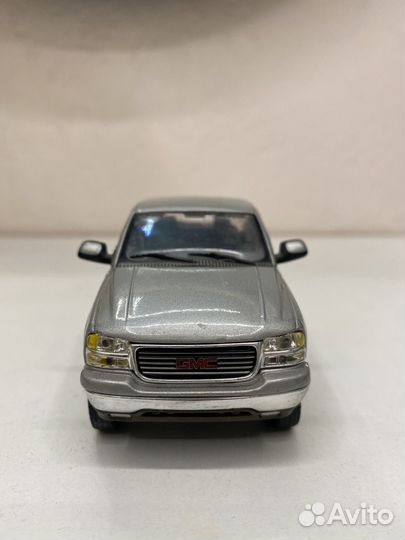 GMC sierra 1:43 Cararama