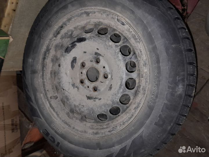 Formula Ice 215/65 R16