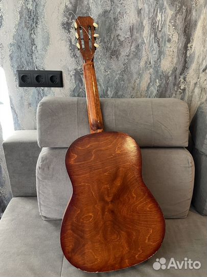 Акустическая гитара