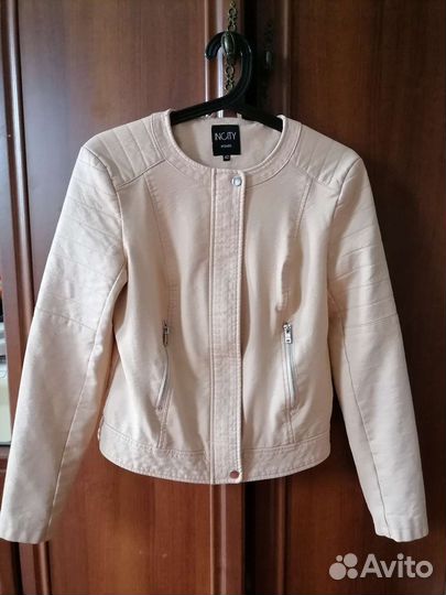 Кожаная куртка 42 размера