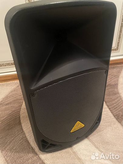Фронтальная колонка behringer Eurolive B112D