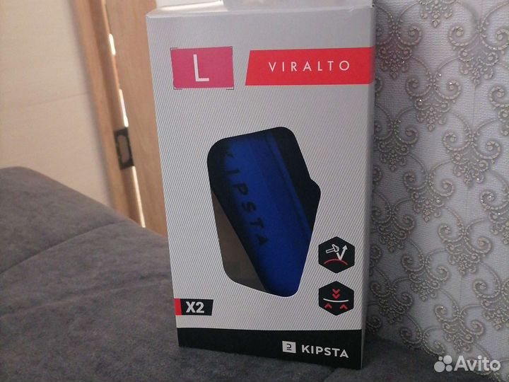 Щитки футбольные новые