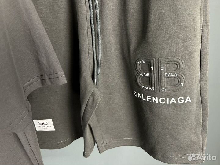 Костюм шорты и футболка Balenciaga