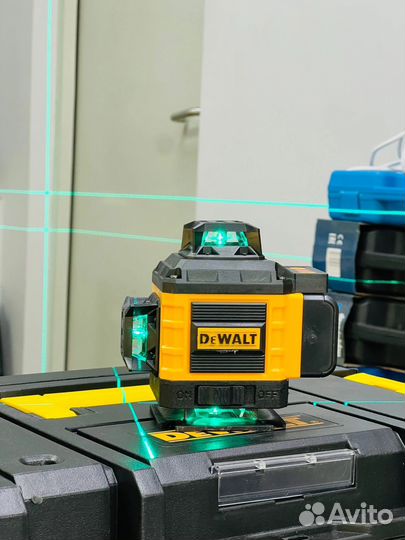 Лазерный уровень 4D DeWalt / 16 линий + Штатив