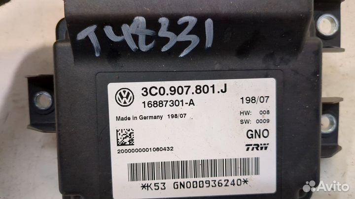 Блок управления стояночным тормозом Volkswagen Passat 6
