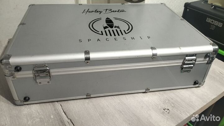 Harley Benton SpaceShip 60xl w/Hardcase педалборд