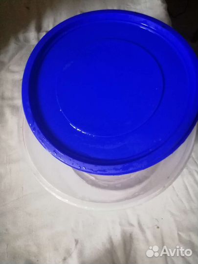 Крышка с контейнером