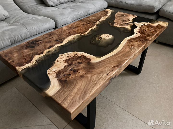 Стол из слэба и смолы в стиле лофт