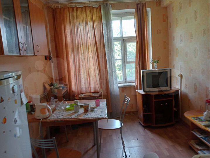 2-к. квартира, 40 м², 3/3 эт.