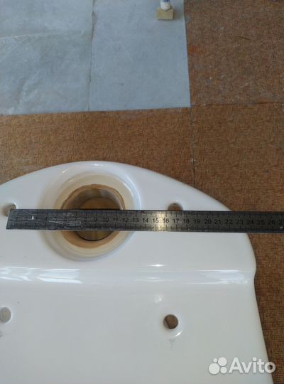 Унитаз без бачка, раковина эмалированная