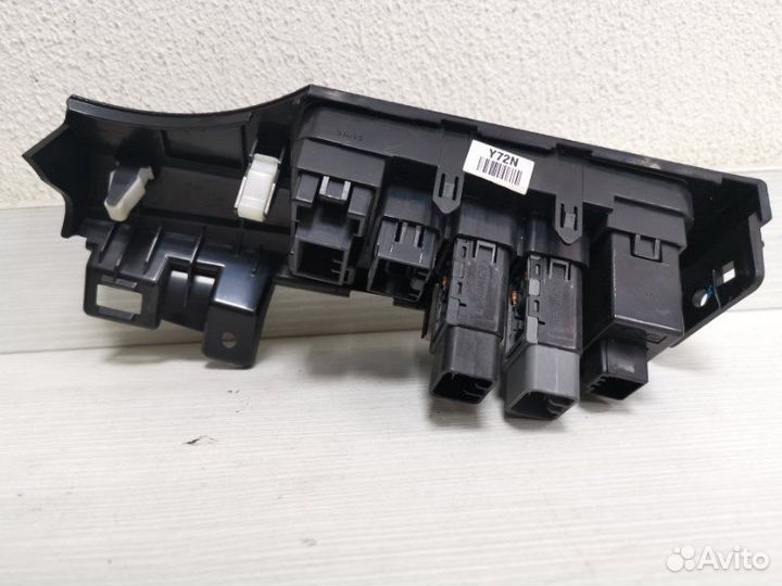 Кнопки обогрева руля Kia Rio 3 2016