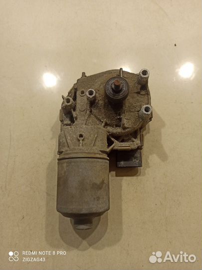 Моторчик стеклоочистителя (передний)