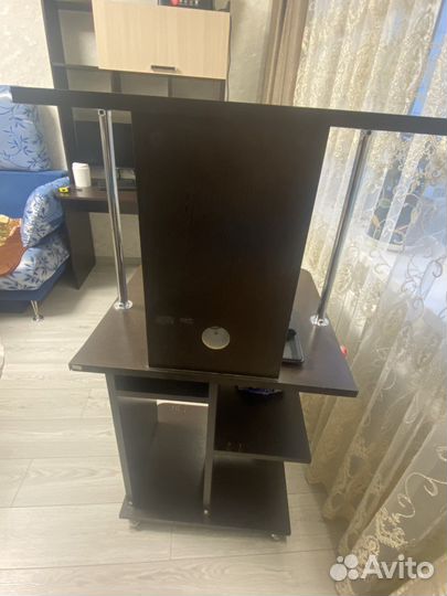 Компьютерный стол