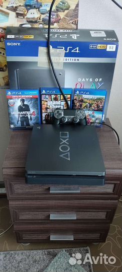 Приставка Sony PS4