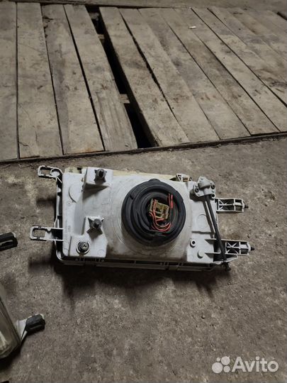 Фары toyota carina 1987(либо corona)