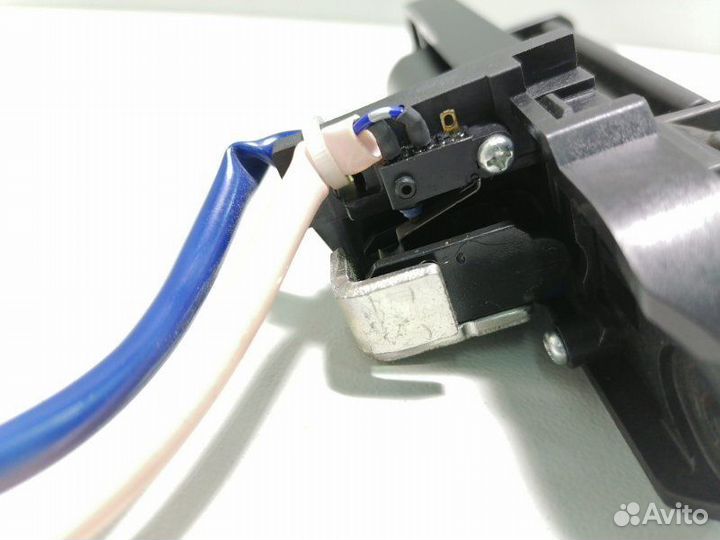 Кнопка открывания багажника задняя Mitsubishi