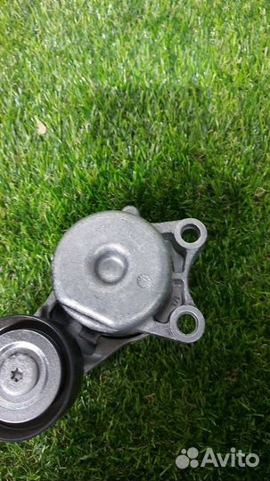 Натяжитель ремня генератора Maserati Levante M161